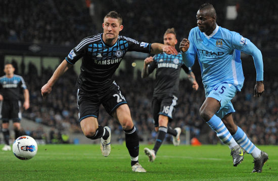 拉菲尼亚等巴西国脚赛前热身时，阿根廷球迷发出巨大的嘘声.